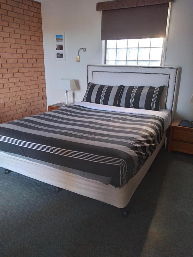 Bristol Hill Motor Inn Maryborough Buitenkant foto